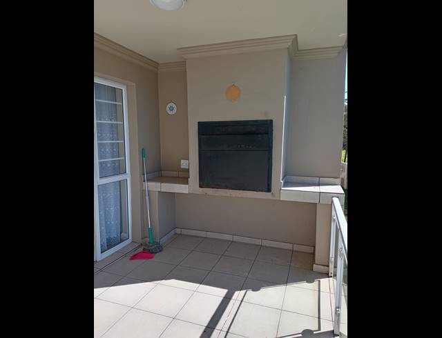 2 BEDROOM APARTMENT FOR SALE IN JEFFREYS BAY CENTRAL